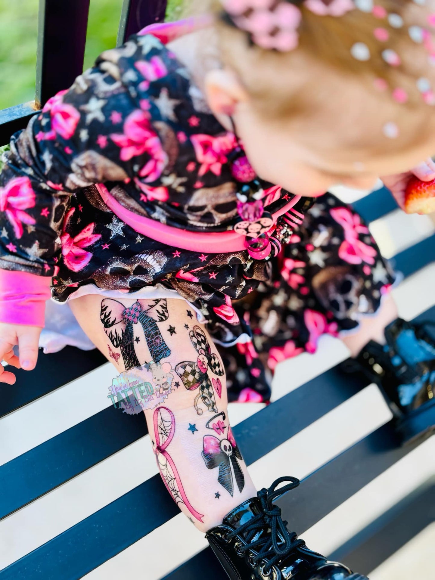 Rocker Bows Tattoo Set