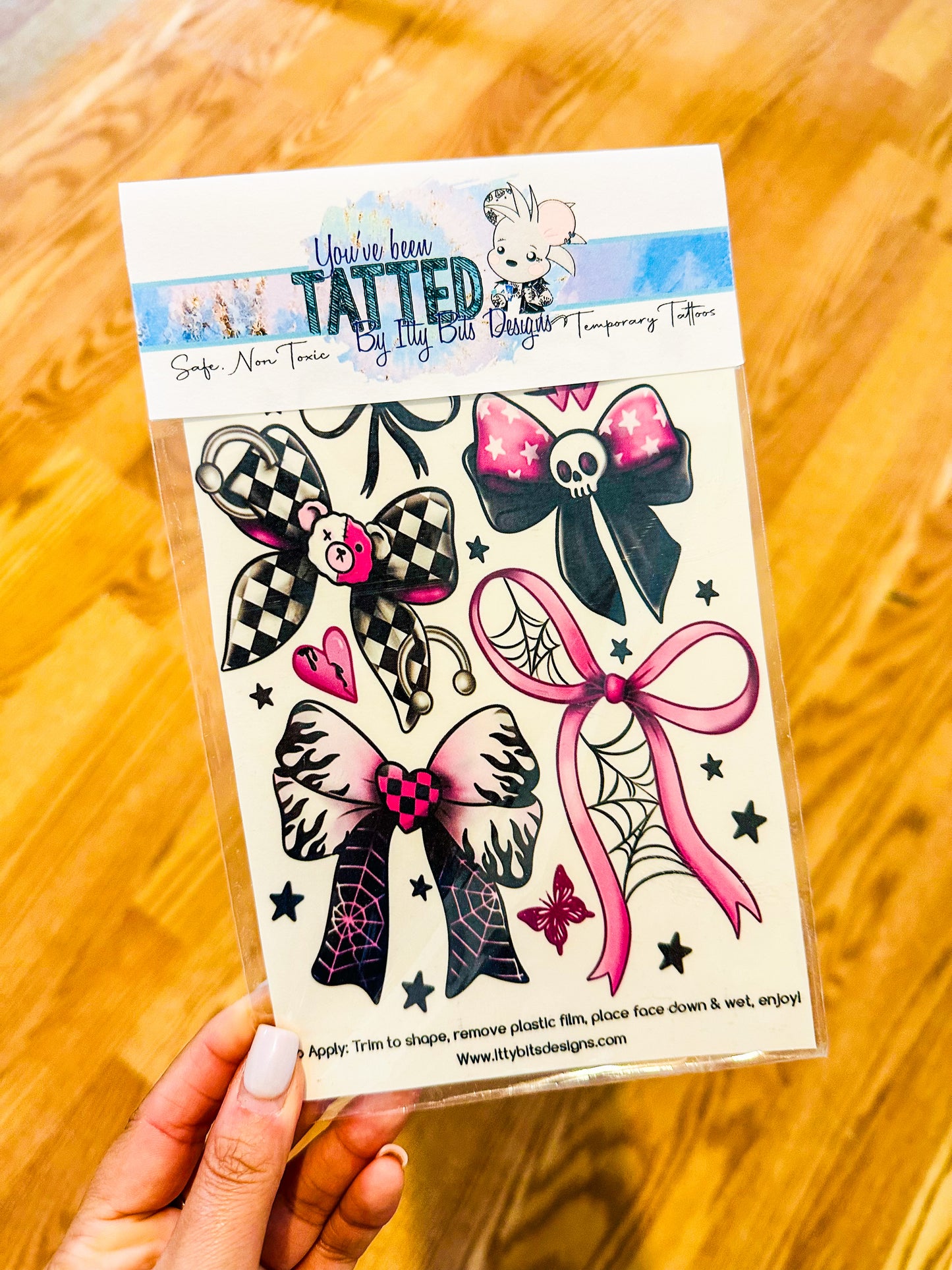 Rocker Bows Tattoo Set